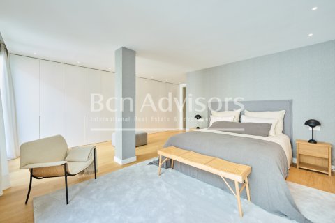 Apartamento de 2 dormitorios en venta en Barcelona, Cataluña, Spain № 2853 - foto 29