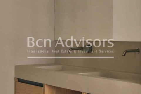 Apartamento de 4 dormitorios en venta en Barcelona, Cataluña, Spain № 2856 - foto 17
