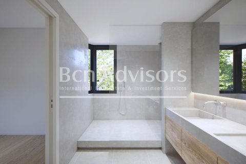 Apartamento de 4 dormitorios en venta en Barcelona, Cataluña, Spain № 2856 - foto 14