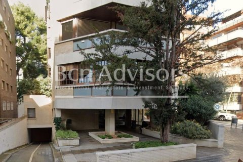 Apartamento de 4 dormitorios en venta en Barcelona, Cataluña, Spain № 2856 - foto 19