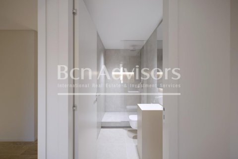 Apartamento de 4 dormitorios en venta en Barcelona, Cataluña, Spain № 2856 - foto 16