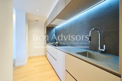 Apartamento de 2 dormitorios en venta en Barcelona, Cataluña, Spain № 2855 - foto 10