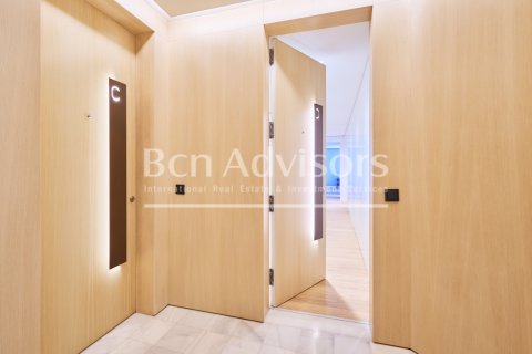 Apartamento de 2 dormitorios en venta en Barcelona, Cataluña, Spain № 2855 - foto 25