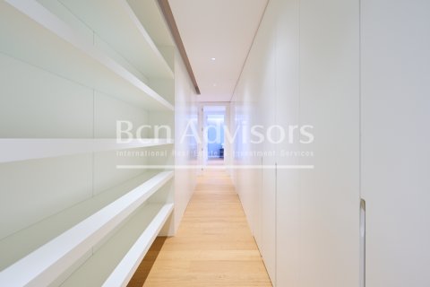 Apartamento de 2 dormitorios en venta en Barcelona, Cataluña, Spain № 2855 - foto 21