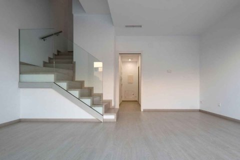 Casa adosada de 4 dormitorios en venta en Can Draper Residencial Fase III L'Ametlla del Vallès, Barcelona, Cataluña, Spain № 3311 - foto 2