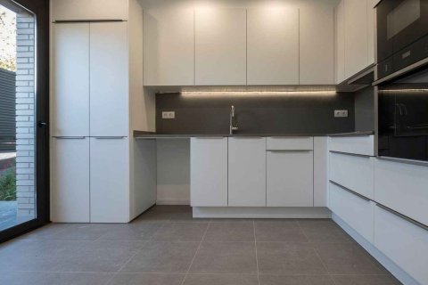 Casa adosada de 4 dormitorios en venta en Can Draper Residencial Fase III L'Ametlla del Vallès, Barcelona, Cataluña, Spain № 3311 - foto 5