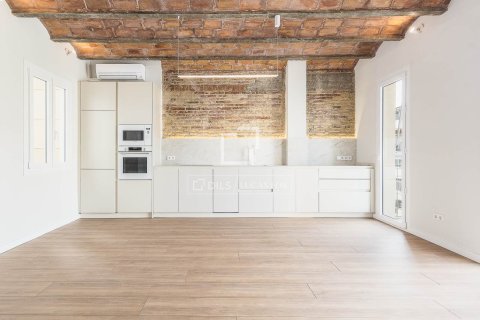 Apartamento de 3 dormitorios en venta en Barcelona, Cataluña, Spain № 4179 - foto 9