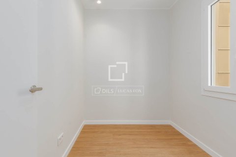 Apartamento de 3 dormitorios en venta en Barcelona, Cataluña, Spain № 4179 - foto 28