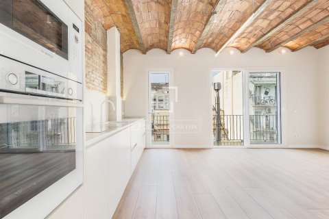 Apartamento de 3 dormitorios en venta en Barcelona, Cataluña, Spain № 4179 - foto 2