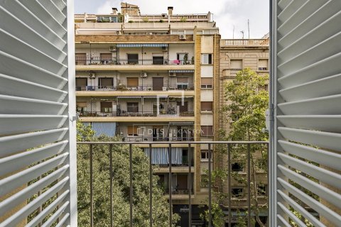 Apartamento de 3 dormitorios en venta en Barcelona, Cataluña, Spain № 4179 - foto 17