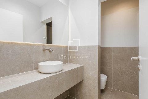 Apartamento de 3 dormitorios en venta en Barcelona, Cataluña, Spain № 4179 - foto 18