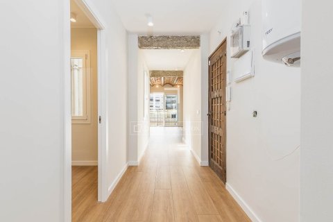 Apartamento de 3 dormitorios en venta en Barcelona, Cataluña, Spain № 4179 - foto 13