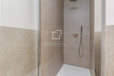 Apartamento de 3 dormitorios en venta en Barcelona, Cataluña, Spain № 4179 - foto 20