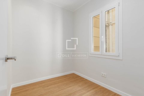 Apartamento de 3 dormitorios en venta en Barcelona, Cataluña, Spain № 4179 - foto 27