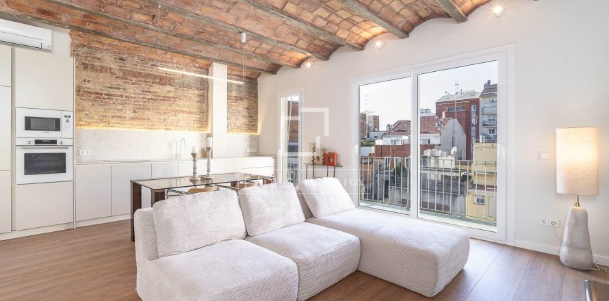 Apartamento de 3 dormitorios en venta en Barcelona, Cataluña, Spain № 4179