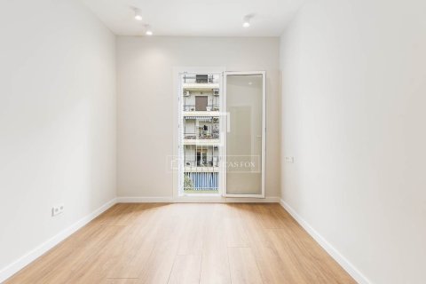 Apartamento de 3 dormitorios en venta en Barcelona, Cataluña, Spain № 4179 - foto 15