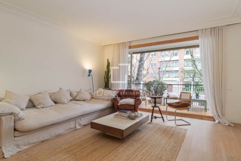 4 bedrooms apartment for sale in Barcelona, Catalonia, Spain № 6832 - photo 2