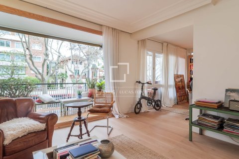 4 bedrooms apartment for sale in Barcelona, Catalonia, Spain № 6832 - photo 5