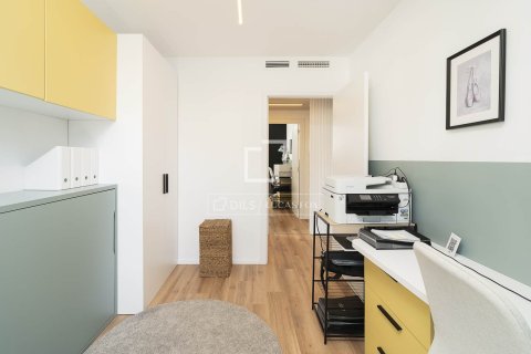 Ático de 3 dormitorios en venta en Sant Boi de Llobregat, Barcelona, Cataluña, Spain № 6831 - foto 16
