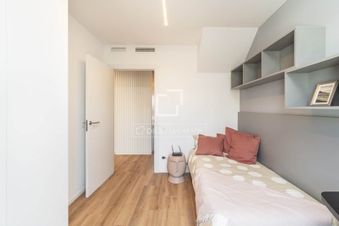 Ático de 3 dormitorios en venta en Sant Boi de Llobregat, Barcelona, Cataluña, Spain № 6831 - foto 14