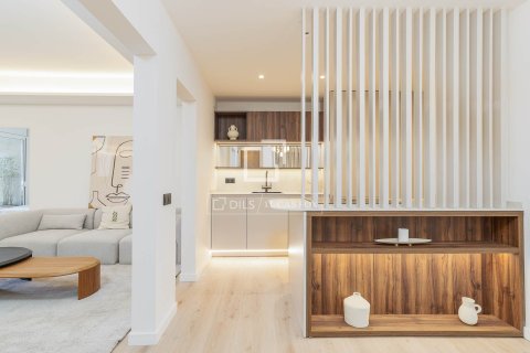 Купить квартиру в Барселона, Испания с 3 спальни, 100м², № 6833 - фото 25
