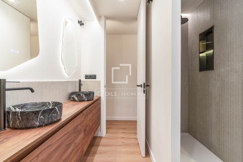 Купить квартиру в Барселона, Испания с 3 спальни, 100м², № 6833 - фото 4