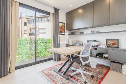 Ático de 5 dormitorios en venta en Barcelona, Cataluña, Spain № 8793 - foto 27
