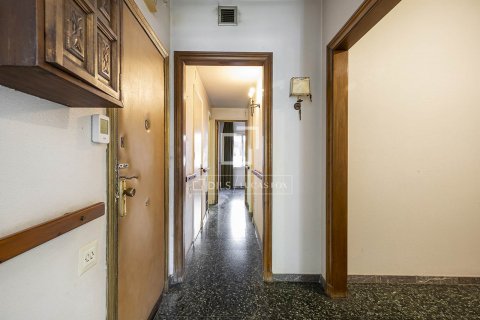 Apartamento de 3 dormitorios en venta en Barcelona, Cataluña, Spain № 8791 - foto 13