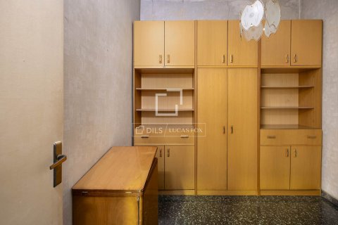 Apartamento de 3 dormitorios en venta en Barcelona, Cataluña, Spain № 8791 - foto 17