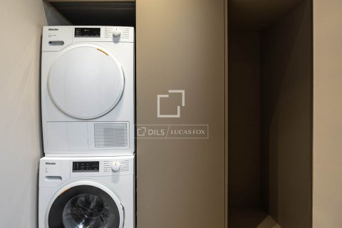 Apartamento de 4 dormitorios en venta en Barcelona, Cataluña, Spain № 8788 - foto 16