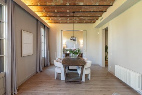Apartamento de 4 dormitorios en venta en Barcelona, Cataluña, Spain № 8788 - foto 9