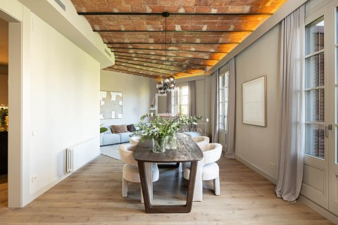 Apartamento de 4 dormitorios en venta en Barcelona, Cataluña, Spain № 8788 - foto 3