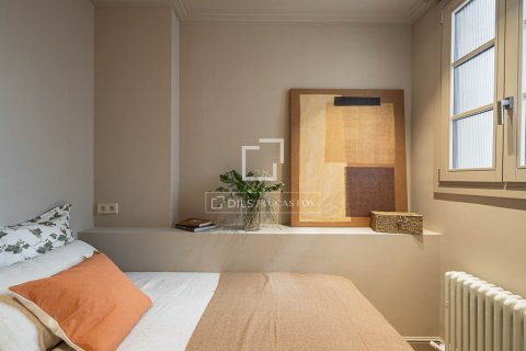 Apartamento de 4 dormitorios en venta en Barcelona, Cataluña, Spain № 8788 - foto 30
