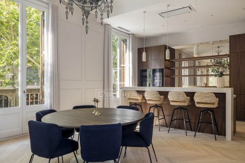 Apartamento de 3 dormitorios en venta en Barcelona, Cataluña, Spain № 8794 - foto 2