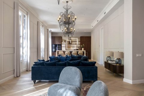 Apartamento de 3 dormitorios en venta en Barcelona, Cataluña, Spain № 8794 - foto 3