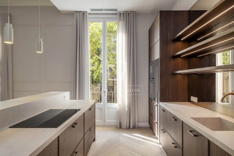 Apartamento de 3 dormitorios en venta en Barcelona, Cataluña, Spain № 8794 - foto 13