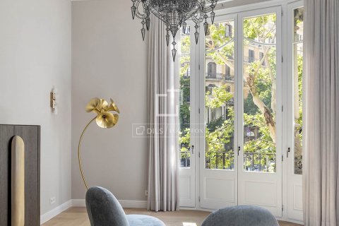 Apartamento de 3 dormitorios en venta en Barcelona, Cataluña, Spain № 8794 - foto 6