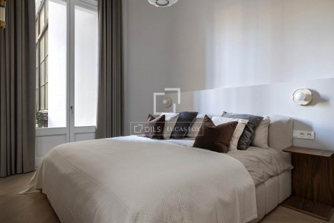 Apartamento de 3 dormitorios en venta en Barcelona, Cataluña, Spain № 8794 - foto 21