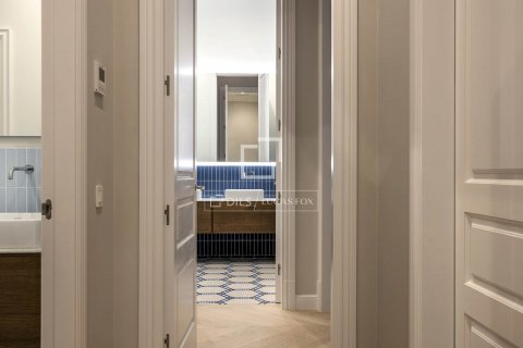 Apartamento de 3 dormitorios en venta en Barcelona, Cataluña, Spain № 8794 - foto 25