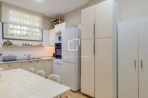 Apartamento de 3 dormitorios en venta en Barcelona, Cataluña, Spain № 8790 - foto 7