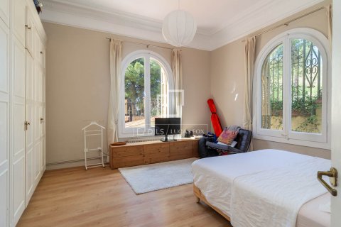Apartamento de 3 dormitorios en venta en Barcelona, Cataluña, Spain № 8790 - foto 15