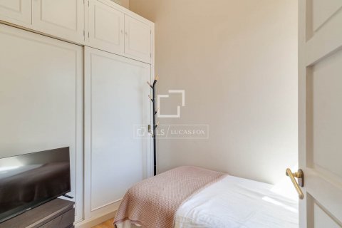 Apartamento de 3 dormitorios en venta en Barcelona, Cataluña, Spain № 8790 - foto 22