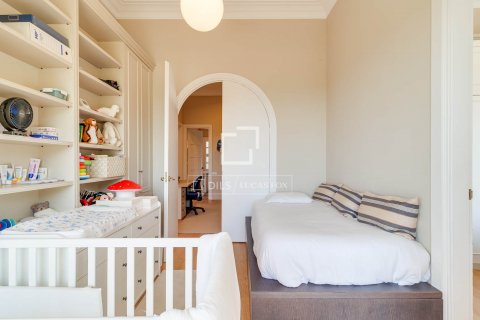 Apartamento de 3 dormitorios en venta en Barcelona, Cataluña, Spain № 8790 - foto 20