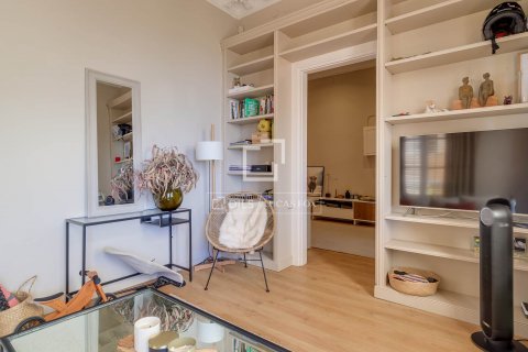 Apartamento de 3 dormitorios en venta en Barcelona, Cataluña, Spain № 8790 - foto 3
