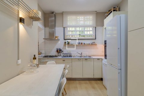 Apartamento de 3 dormitorios en venta en Barcelona, Cataluña, Spain № 8790 - foto 9