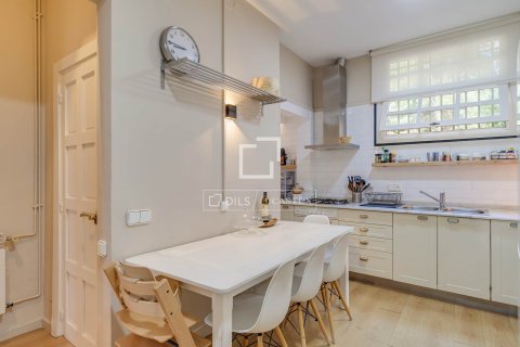 Apartamento de 3 dormitorios en venta en Barcelona, Cataluña, Spain № 8790 - foto 10