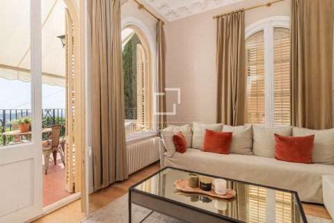 Apartamento de 3 dormitorios en venta en Barcelona, Cataluña, Spain № 8790 - foto 4