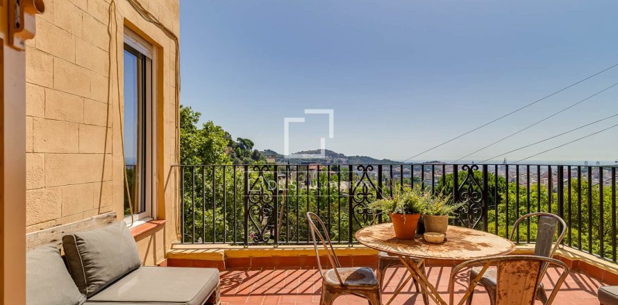 Apartamento de 3 dormitorios en venta en Barcelona, Cataluña, Spain № 8790