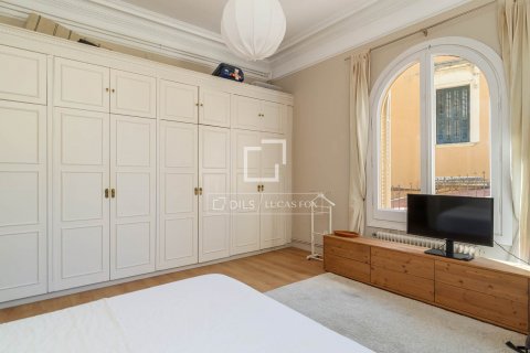Apartamento de 3 dormitorios en venta en Barcelona, Cataluña, Spain № 8790 - foto 16