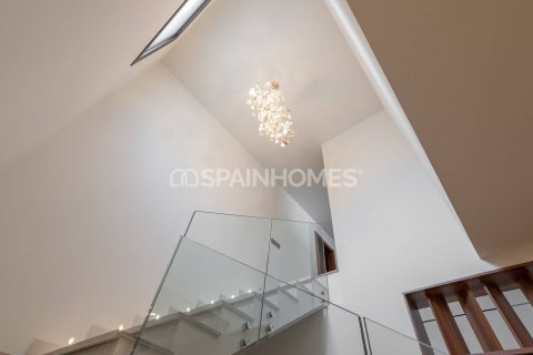 Villa de 5 dormitorios en venta en Castelldefels, Barcelona, Cataluña, Spain № 6568 - foto 30